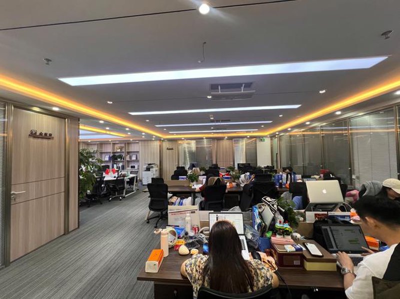 上海信息咨询公司在企业成长道路上的灯塔